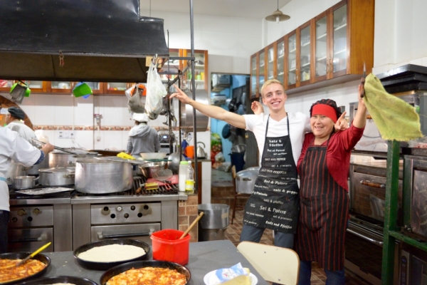 Freiwilligenarbeit in einer lokalen Suppenküche
